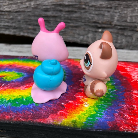 LPS pink Snail Cute Raccoon Littlest Pet Shop tiny collectible toy figure Y2K🐌 - Picture 7 of 12